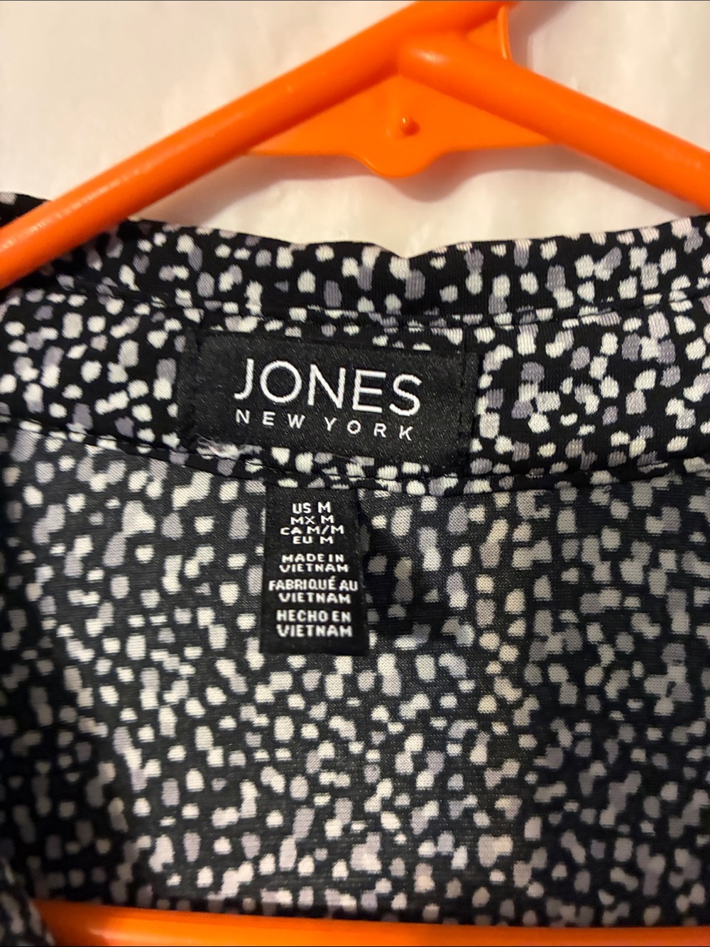 Jones New York Black and White Speckled vneck Blouse - Picture 2 of 7